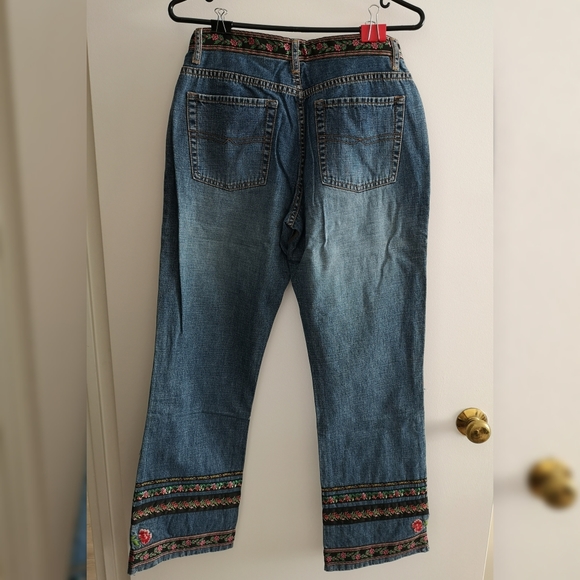 Jean - Picture 2 of 4